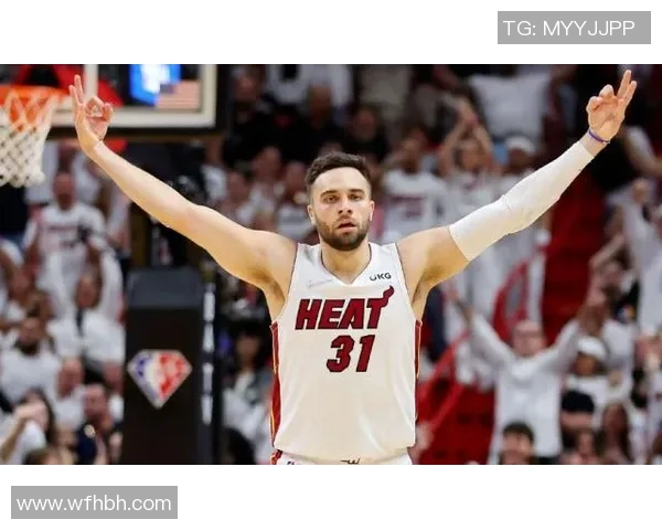 夏季联赛精彩对决勇士与热火谁能笑到最后展现年轻球员风采 夏季联赛精彩对决勇士与热火谁能笑到最后展现年轻球员风采