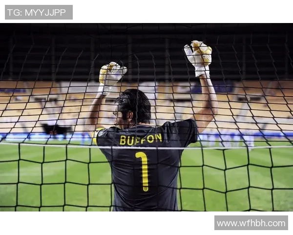 马丁内斯的传奇之路：从草根球员到世界足球巨星的成长历程